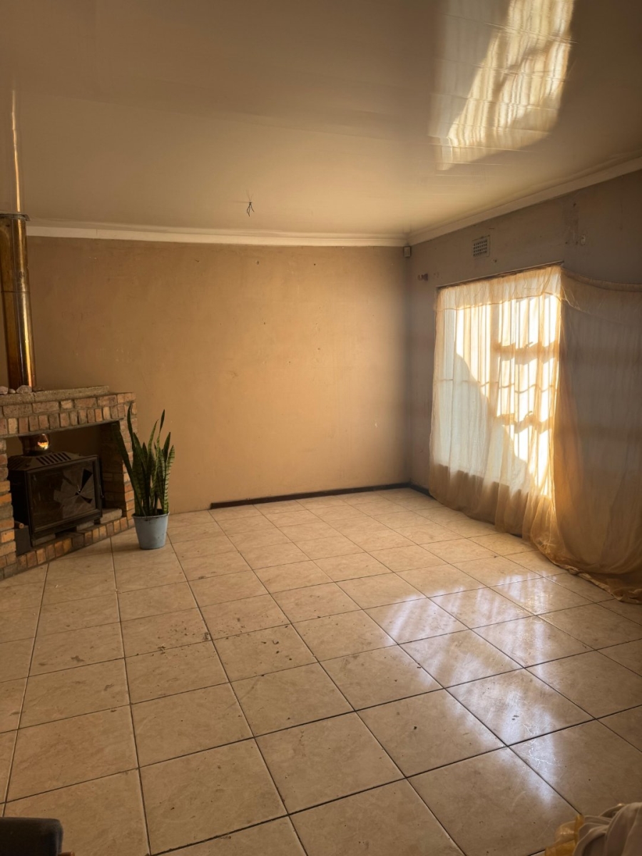 To Let 3 Bedroom Property for Rent in Hillcrest Heights Western Cape